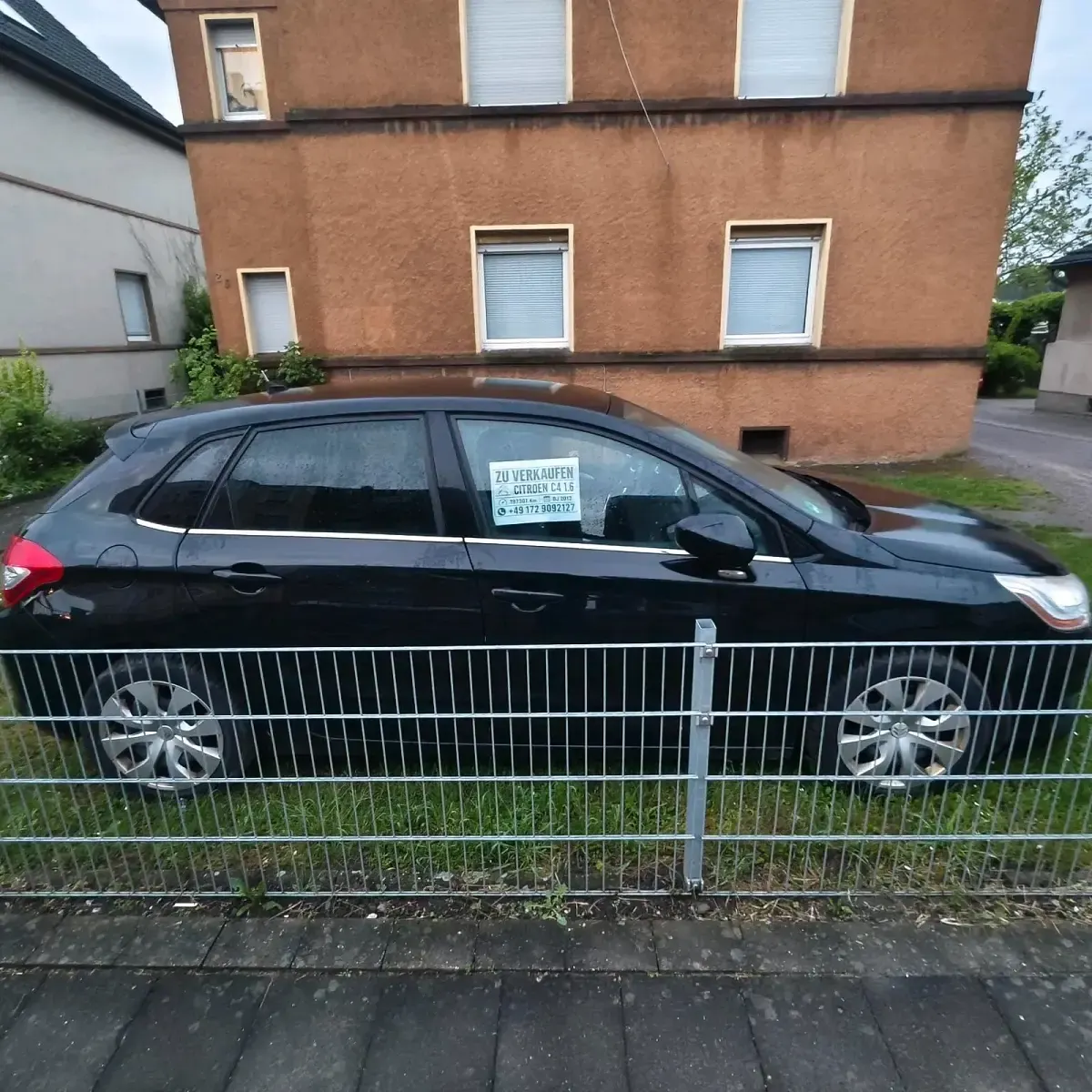 Gebraucht Citroën C4 120 PS (88 kW) 2012 Schwarz Kleinwagen