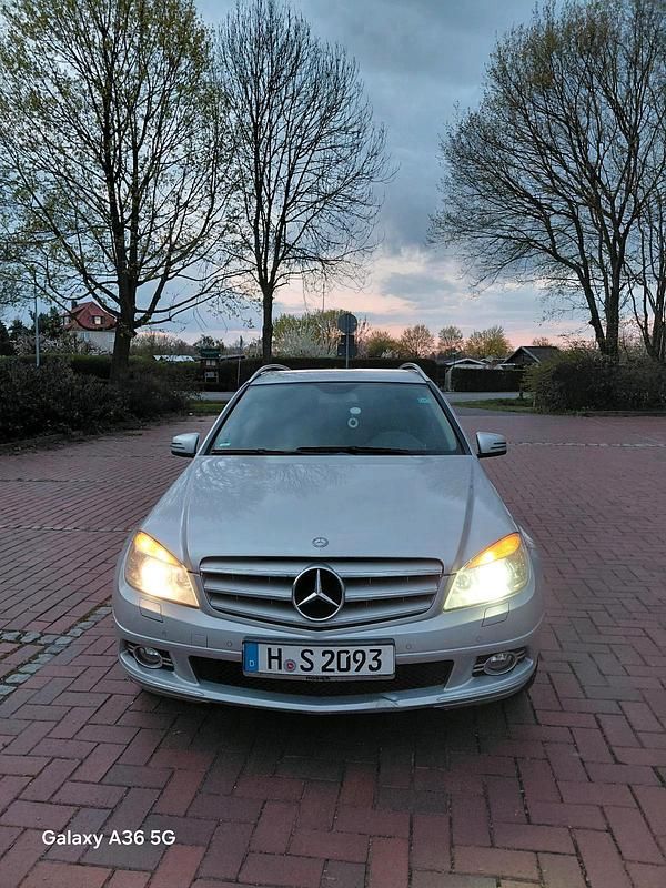 Gebraucht Mercedes C220 170 PS (125 kW) 2009 Silber Kombi