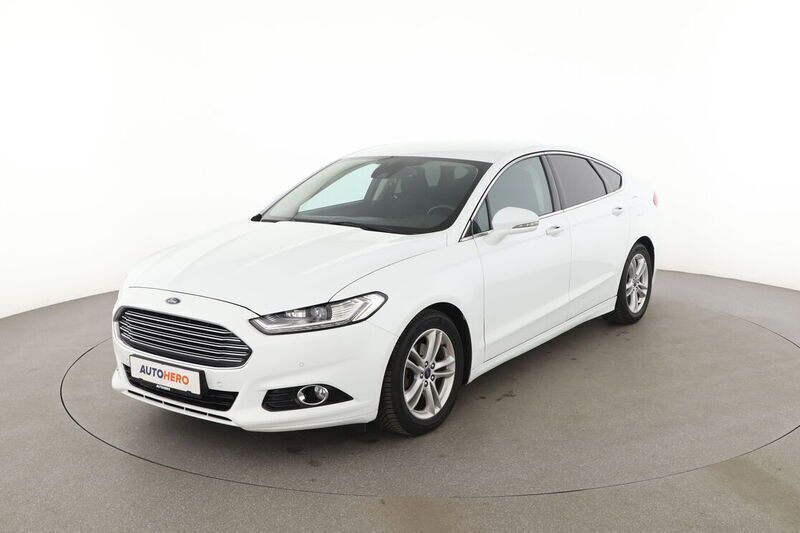 Weiß Gebraucht 2016 Ford Mondeo Titanium Limousine | 12.600 € (Fairer Preis) - Bild 1/4