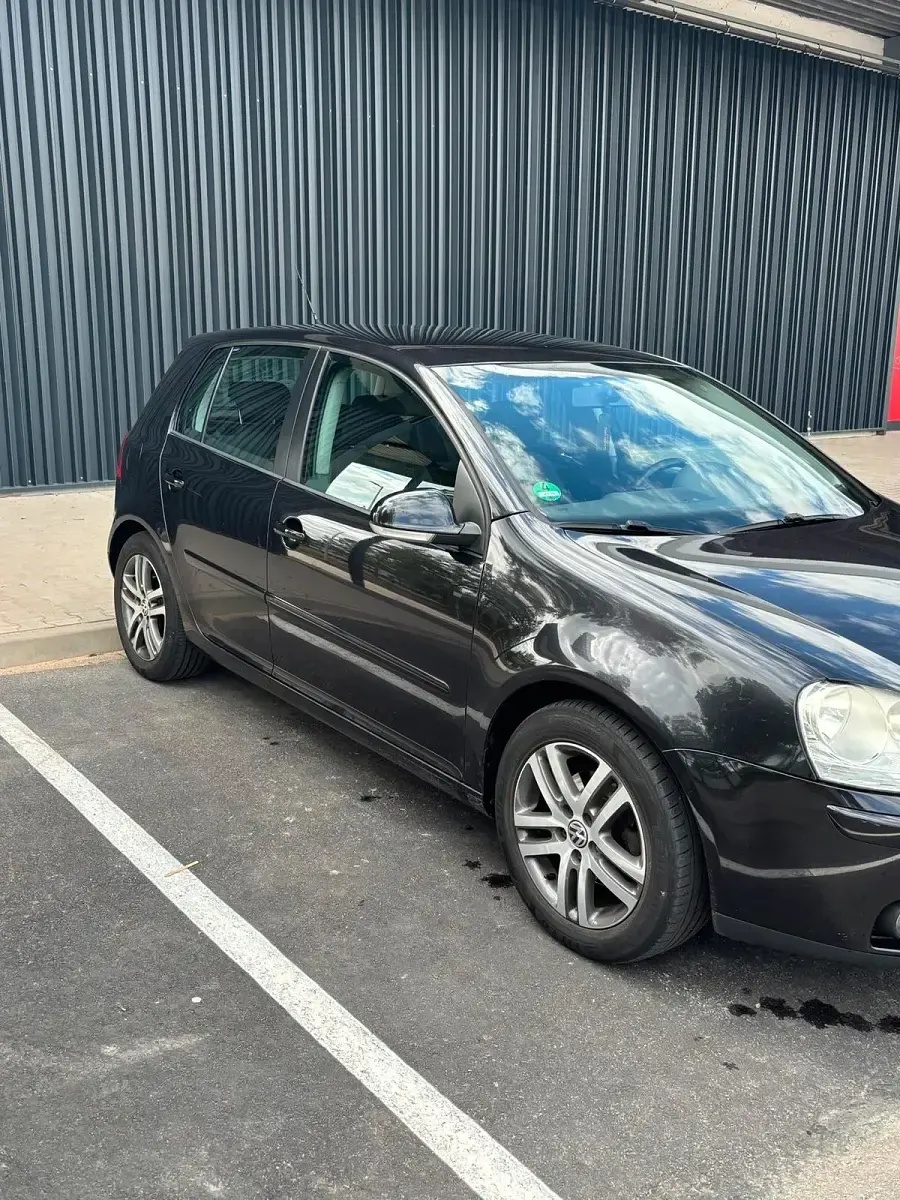 Gebraucht VW Golf V 102 PS (75 kW) 2006 Schwarz Kleinwagen