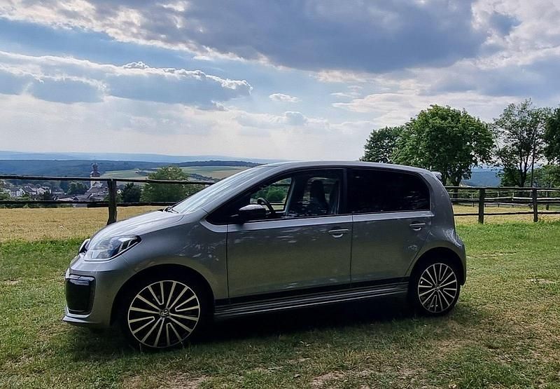 Gebraucht VW e-up! Style 61 kW (83 PS) 2022 Silber Kleinwagen