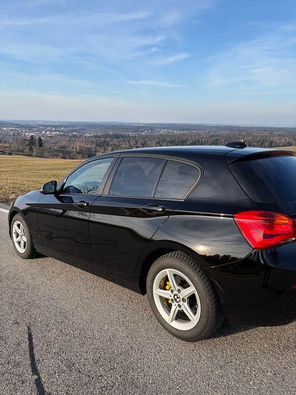 Gebraucht BMW 116 109 PS (80 kW) 2018 Schwarz Kleinwagen