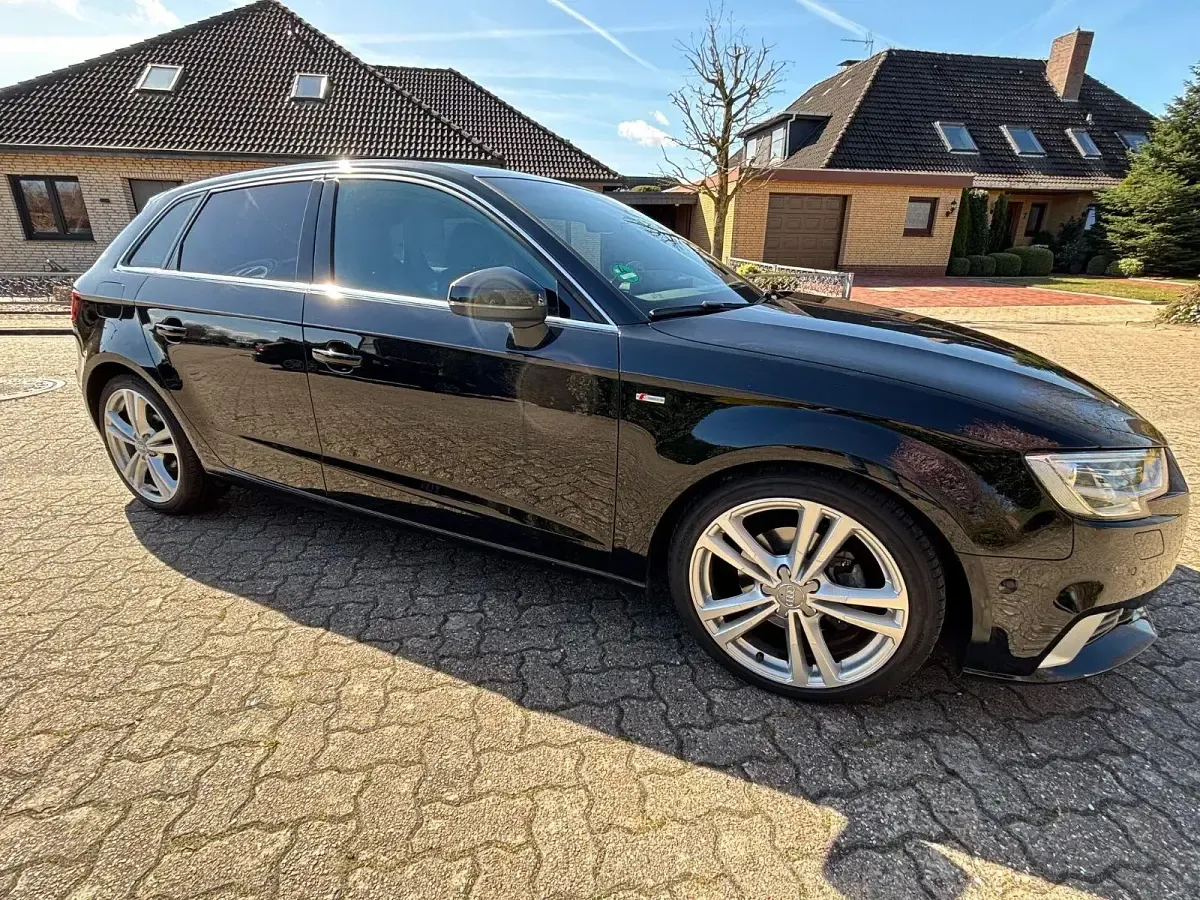Używany Audi A3 S-Line 150 KM (110 kW) 2018 Czarny Sedan/Limuzyna