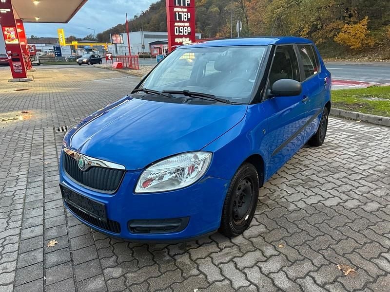 Blau Gebraucht 2009 Skoda Fabia Limousine | 700 € (Superpreis) - Bild 1/4