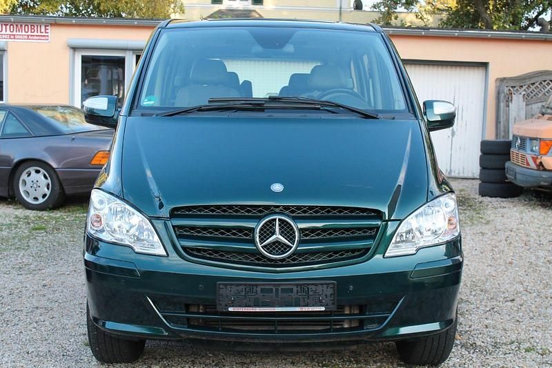 Gebraucht Mercedes Viano 150 PS (110 kW) 2009 Grün Van / Kleinbus