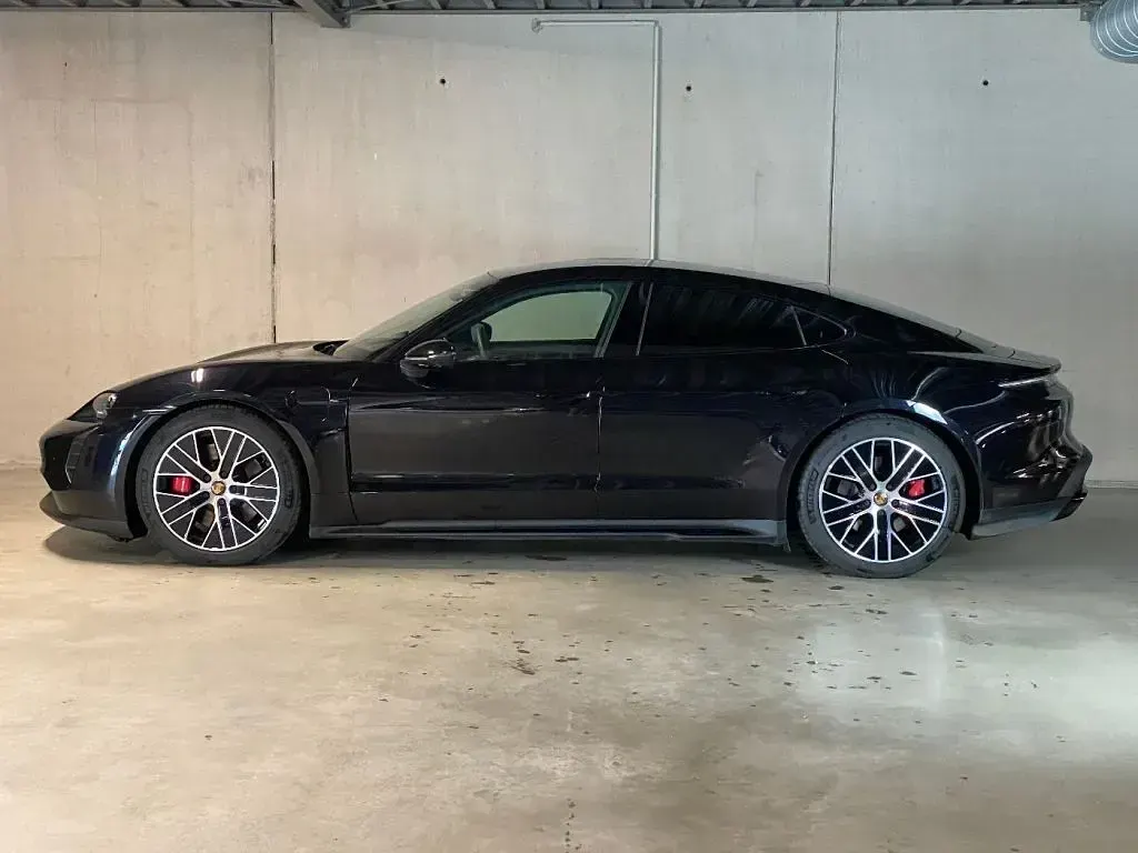 Gebraucht Porsche Taycan GTS 439 kW (598 PS) 2022 Schwarz Limousine