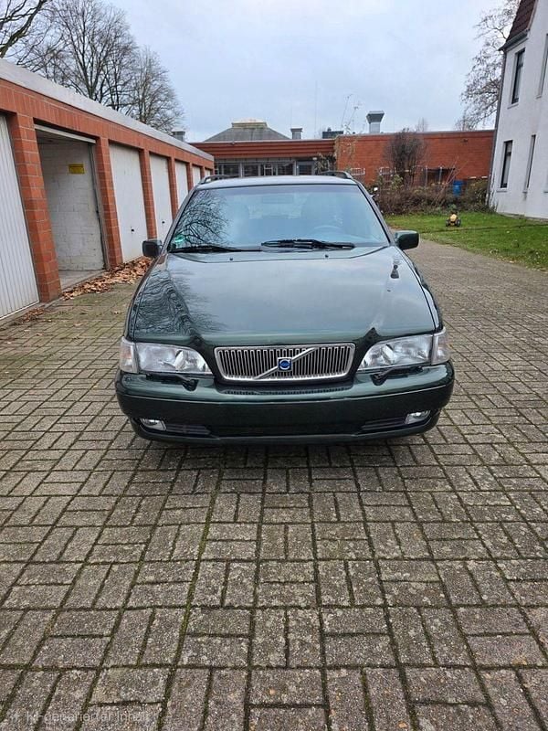 Grün Gebraucht 2000 Volvo V70 Kombi | 1.100 € (Superpreis) - Bild 1/4