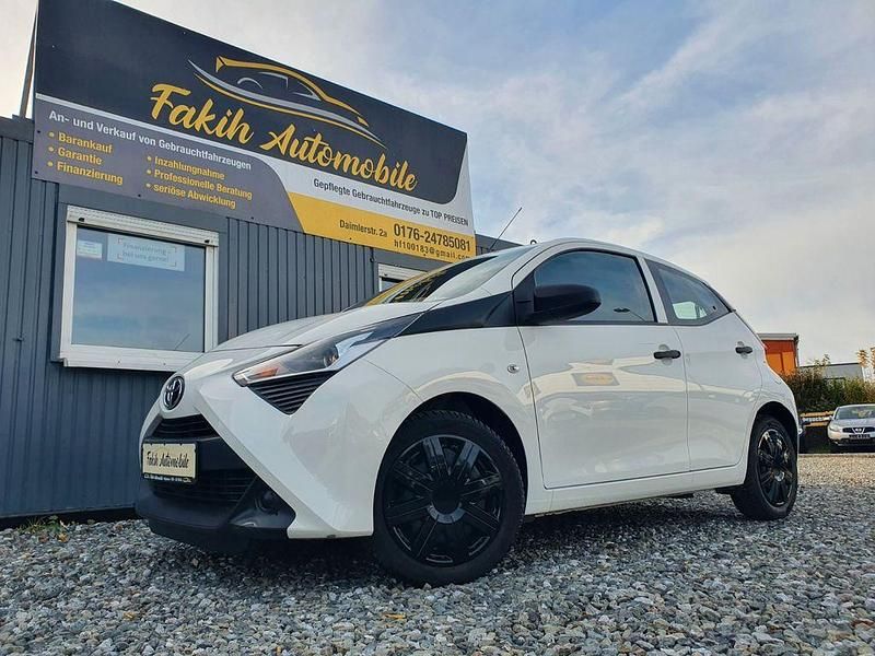 Weiß Gebraucht 2020 Toyota Aygo Kleinwagen | 9.699 € (Fairer Preis) - Bild 1/4