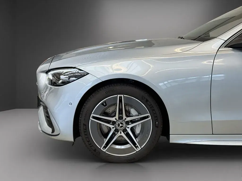 Gebraucht Mercedes C300e AMG 204 PS (150 kW) 2024 Silber Limousine