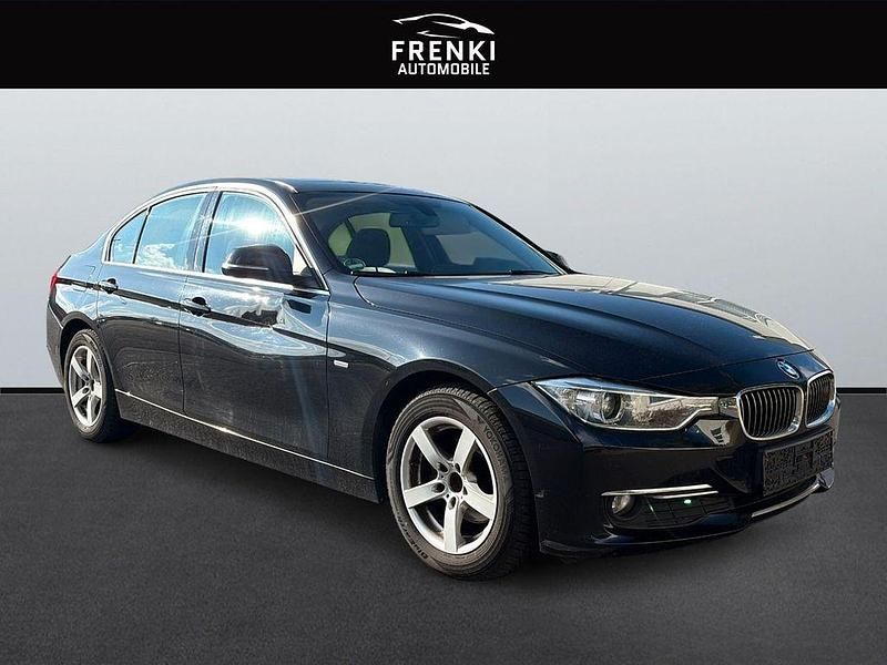 Gebraucht BMW 318 143 PS (105 kW) 2013 Schwarz Limousine