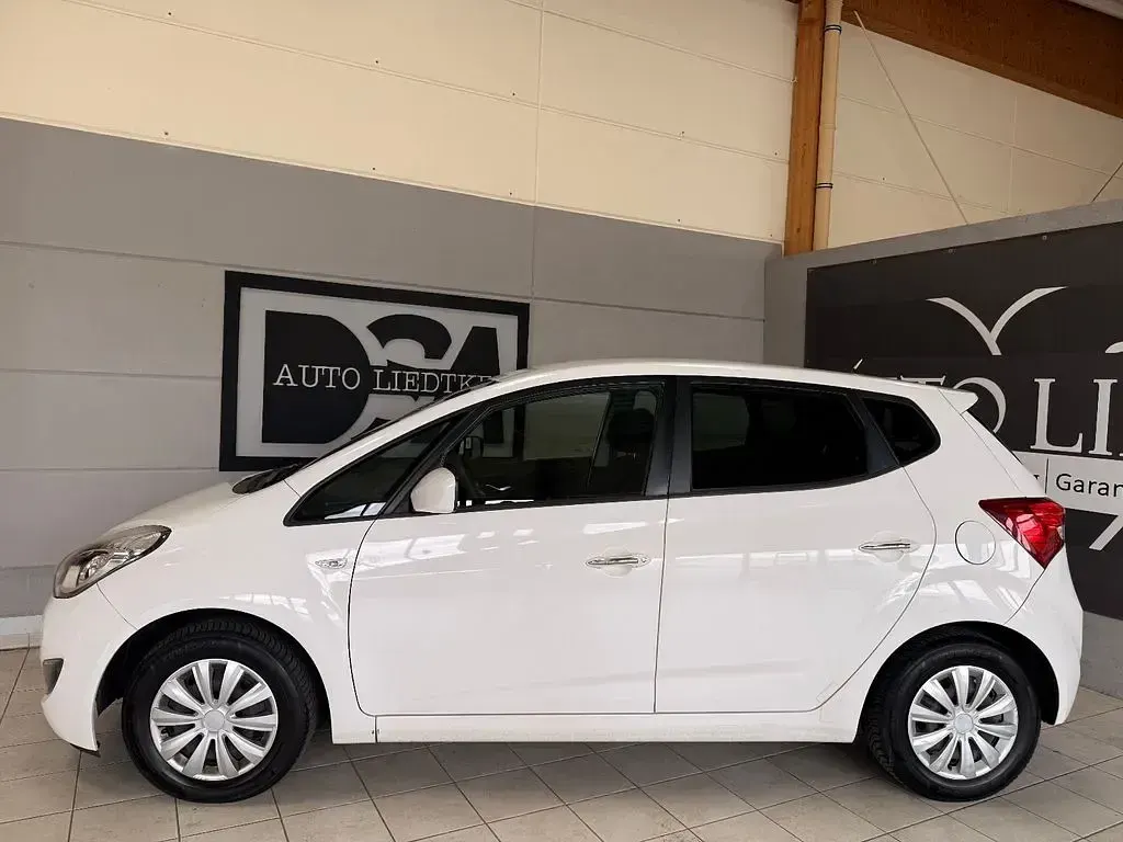 Gebraucht Hyundai ix20 Comfort 125 PS (91 kW) 2012 Weiß Kleinwagen