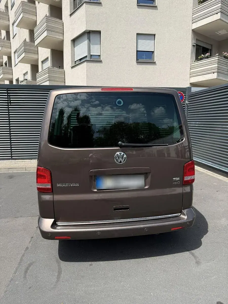 Gebraucht VW Multivan Highline 179 PS (131 kW) 2011 Braun Van / Kleinbus