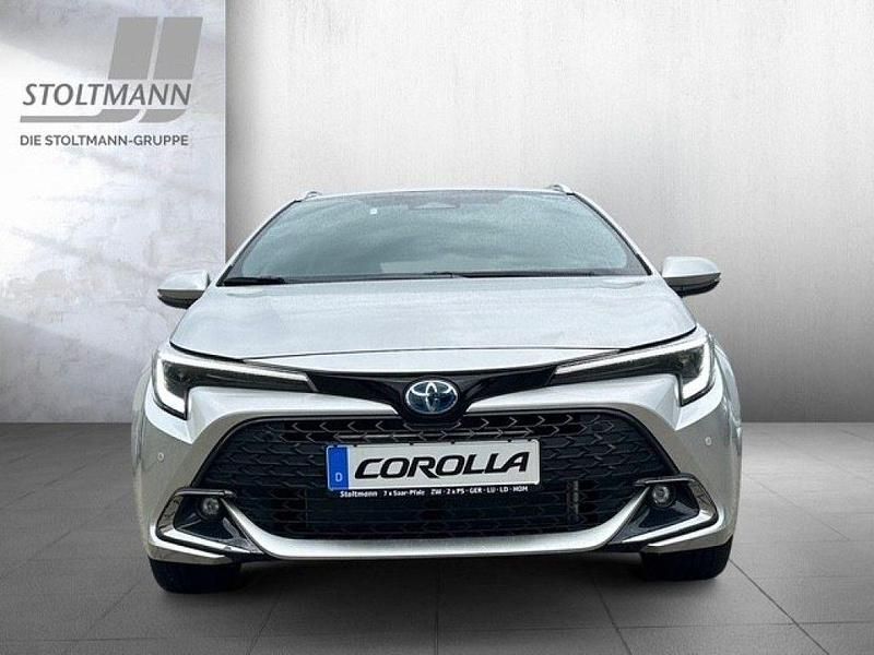 Nowe Toyota Corolla 178 KM (130 kW) 2026 Srebrny Kombi