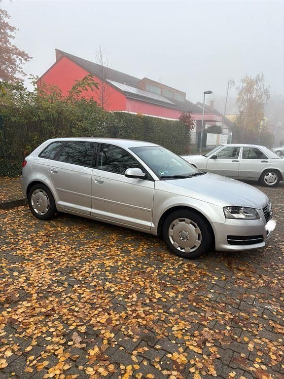 Gebraucht Audi A3 Ambiente 105 PS (77 kW) 2012 Silber Kleinwagen