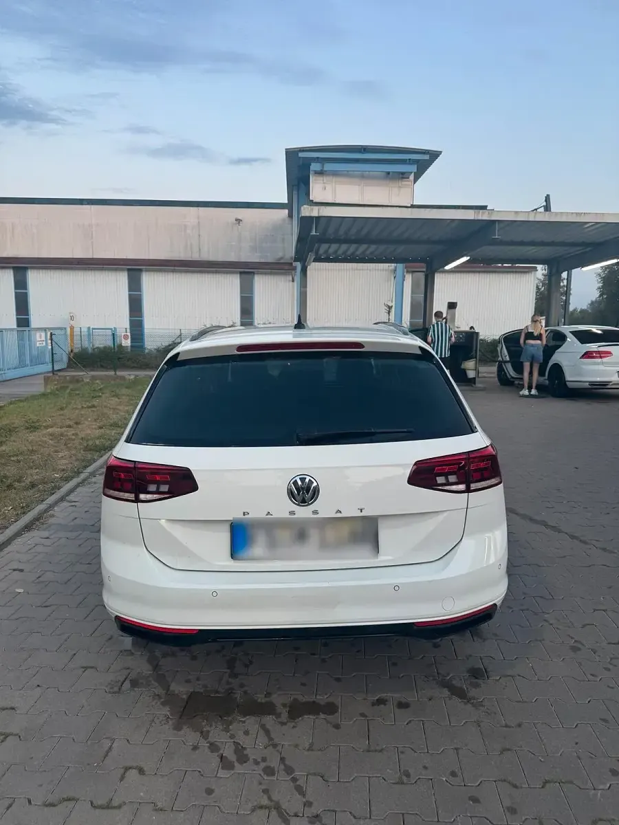 Gebraucht VW Passat 190 PS (139 kW) 2020 Weiß Kombi