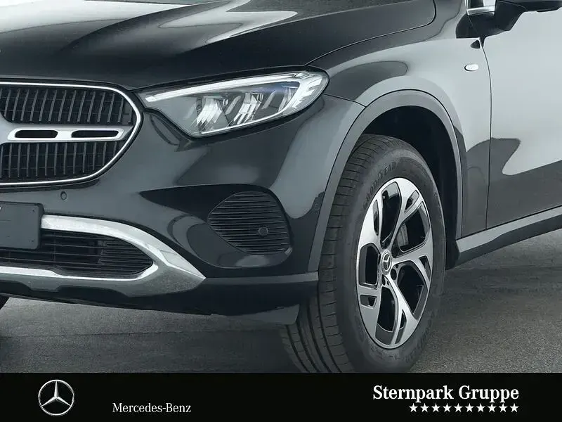 Gebraucht Mercedes GLC300e 313 PS (230 kW) 2025 Lack obsidianschwarz SUV