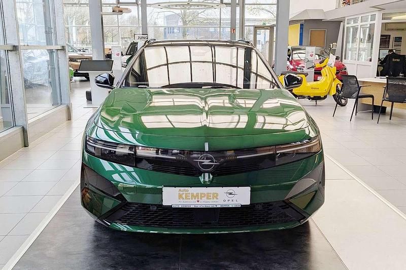 Neu Opel Astra Ultimate 114 kW (156 PS) 2026 Grün Kombi