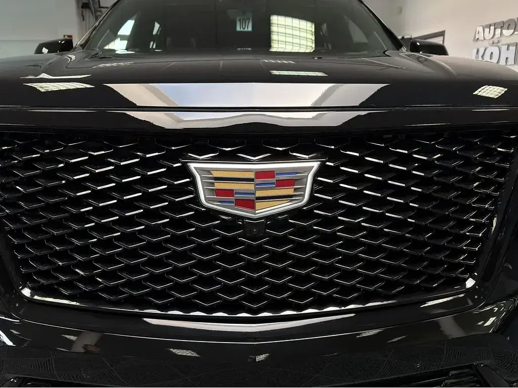 Neu Cadillac Escalade 426 PS (313 kW) 2026 Schwarz SUV