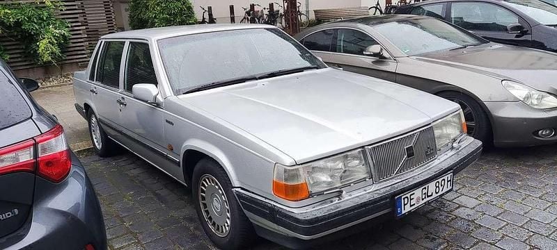 Silber Gebraucht 1989 Volvo 760 Limousine | 5.400 € - Bild 1/4