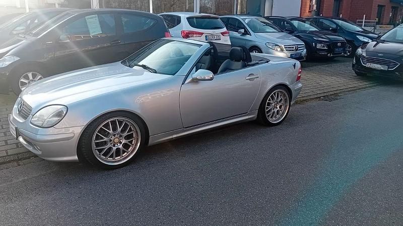 Gebraucht Mercedes SLK200 163 PS (119 kW) 2000 Silber Cabrio