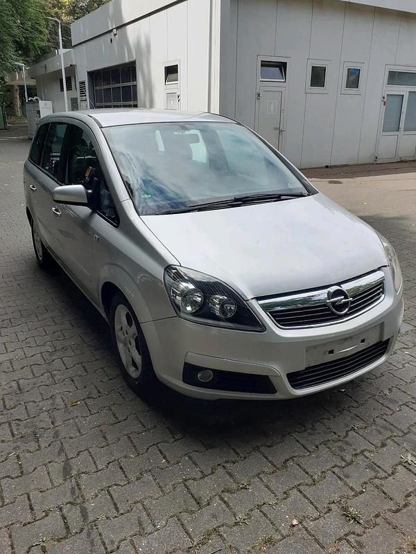 Grau Gebraucht 2005 Opel Zafira Van / Kleinbus | 1.500 € (Fairer Preis) - Bild 1/4
