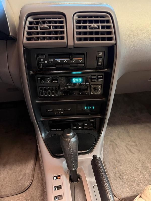 Używany Chrysler Le Baron 135 KM (99 kW) 1991 Czerwony Kabriolet