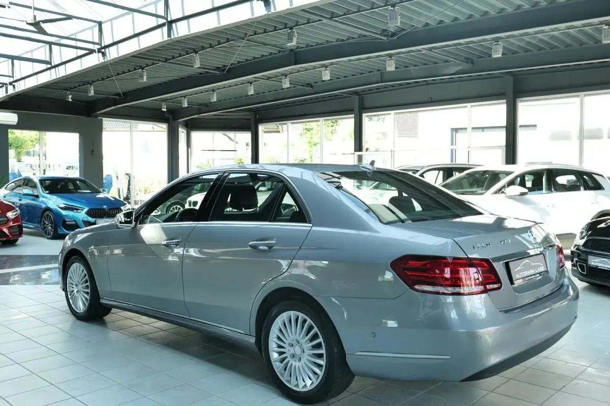 Gebraucht Mercedes E220 Elegance 170 PS (125 kW) 2014 Silber Limousine