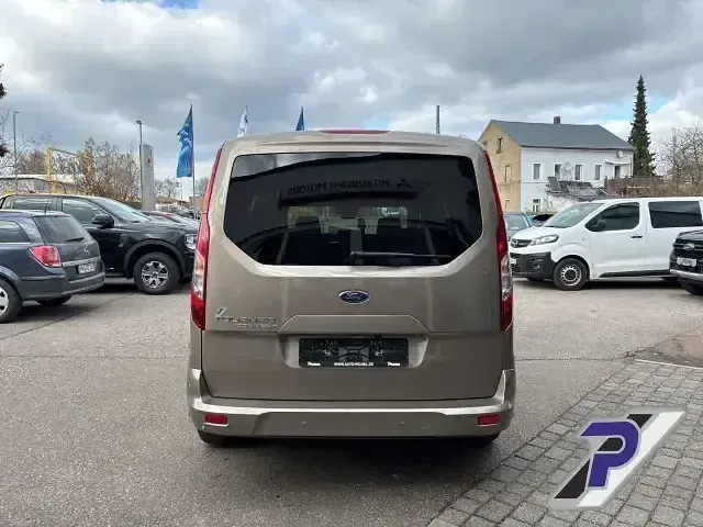 Gebraucht Ford Tourneo Connect Titanium 120 PS (88 kW) 2019 Silber Van / Kleinbus