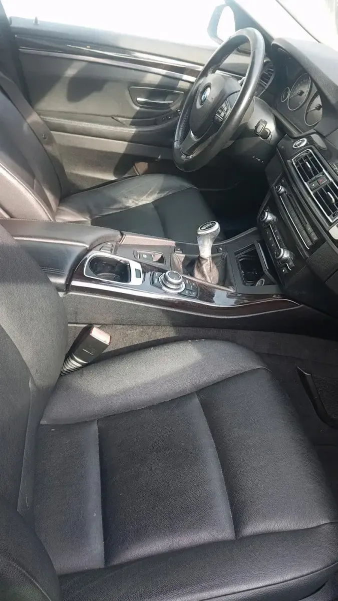 Gebraucht BMW 528 258 PS (189 kW) 2010 Grau Limousine