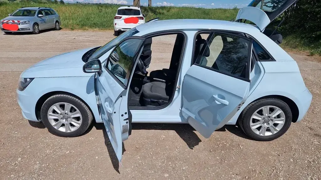 Gebraucht Audi A1 Sportback Attraction 86 PS (63 kW) 2013 Blau Kleinwagen