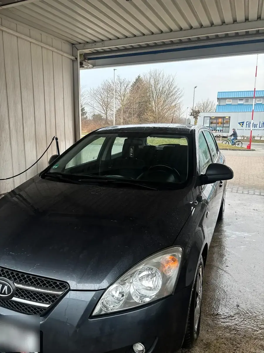 Gebraucht Kia Ceed 109 PS (80 kW) 2009 Grau Kleinwagen