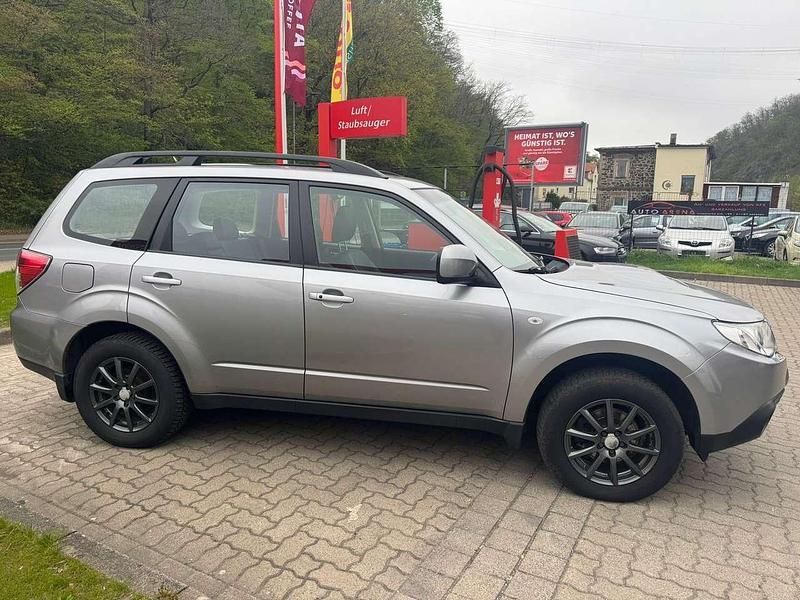 Käytetty Subaru Forester 147 HP (108 kW) 2010 Harmaa Katumaasturi