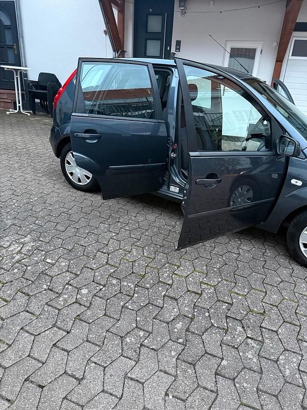 Gebraucht Ford Fiesta Style 88 PS (64 kW) 2008 Grau Kleinwagen