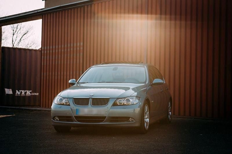 Second-hand BMW 330 Performance 258 CP (189 kW) 2004 Argintiu Berlinǎ