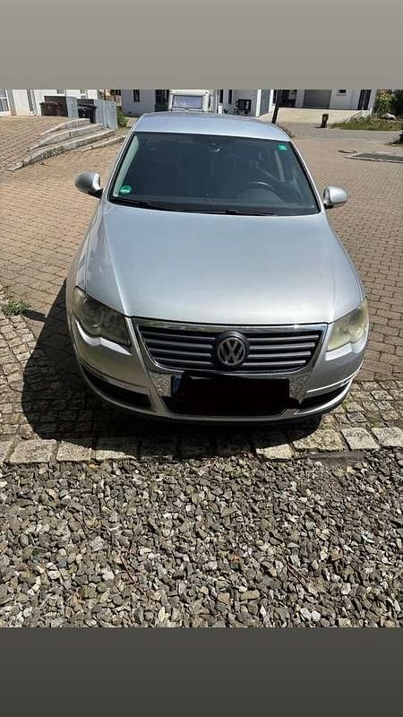 Grau Gebraucht 2005 VW Passat Comfortline Limousine | 1.900 € (Guter Preis) - Bild 1/4
