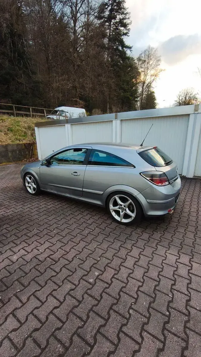 Gebraucht Opel Astra GTC Sport 170 PS (125 kW) 2005 Silber Coupé
