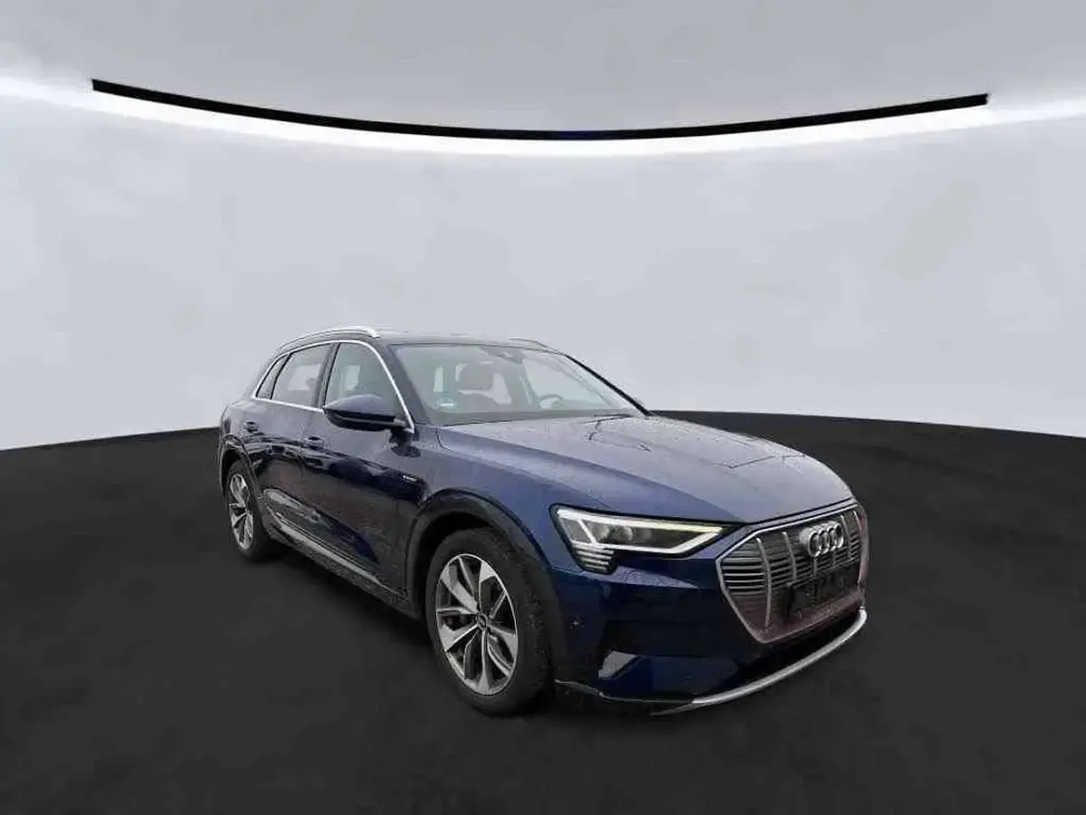 Gebraucht Audi e-tron Advanced 230 kW (313 PS) 2021 Navarrablau SUV