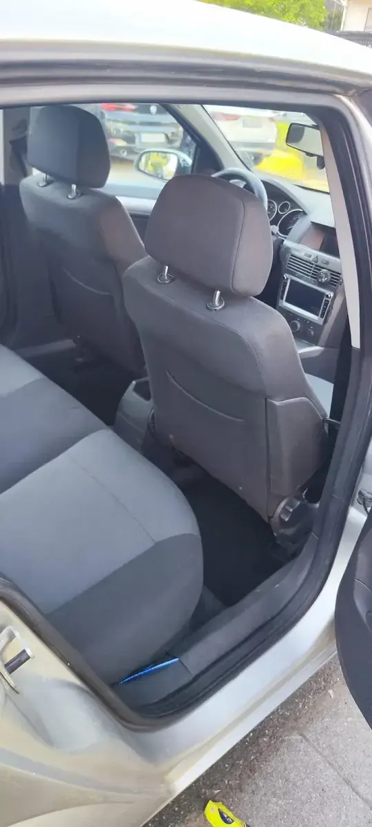 Gebraucht Opel Astra 105 PS (77 kW) 2005 Silber Limousine