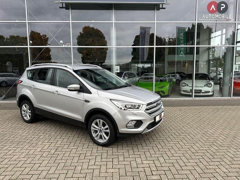Gebraucht Ford Kuga 150 PS (110 kW) 2019 Silber SUV
