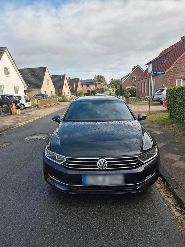 Schwarz Gebraucht 2019 VW Passat R-line Limousine | 14.999 € (Guter Preis) - Bild 1/4