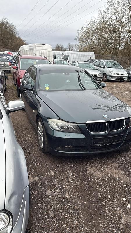 Gebraucht BMW 320 170 PS (125 kW) 2007 Grün Limousine
