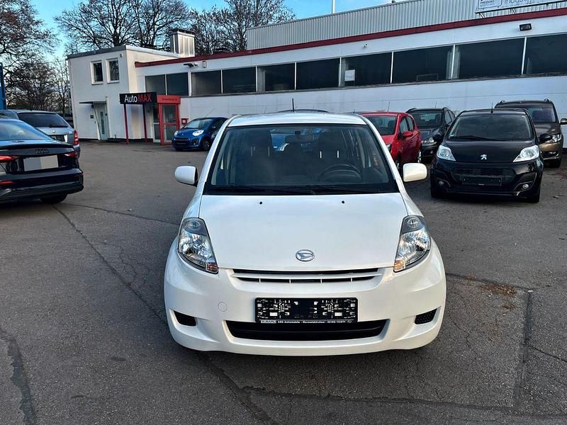 Gebraucht Daihatsu Sirion 91 PS (66 kW) 2010 Weiß Kleinwagen