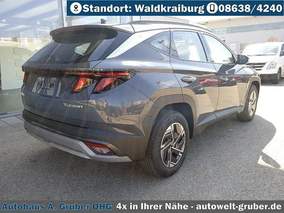 Neu Hyundai Tucson Select 150 PS (110 kW) 2026 Ecotronic grey SUV