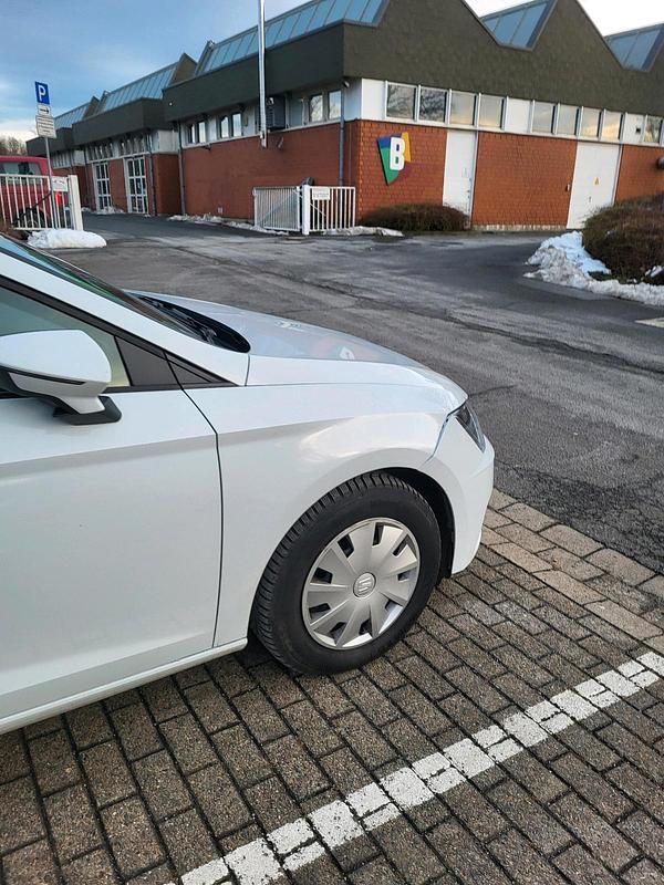Gebraucht Seat Leon 120 PS (88 kW) 2019 Weiß Kleinwagen