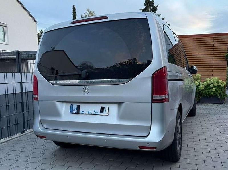 Gebraucht Mercedes V250 190 PS (139 kW) 2019 Silber Van / Kleinbus