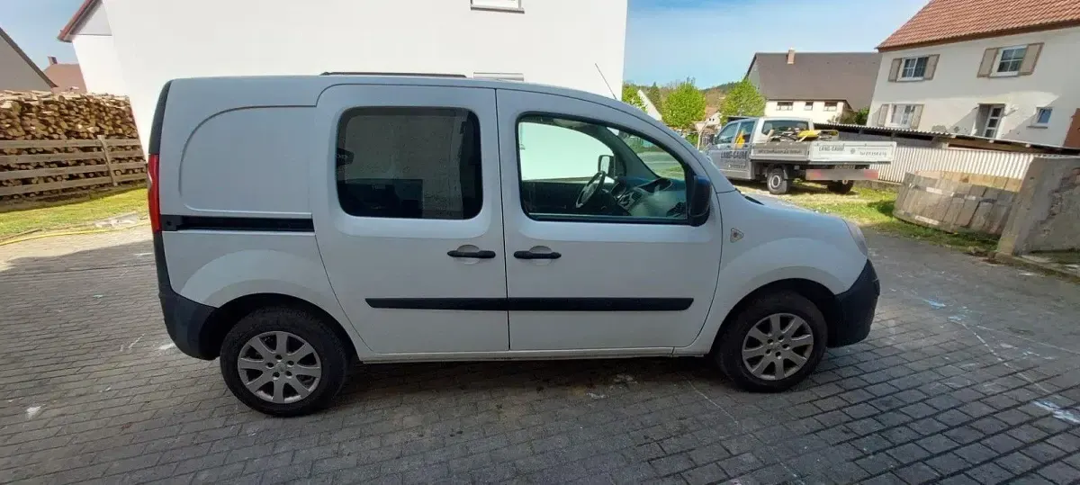 Gebraucht Renault Kangoo Expression 90 PS (66 kW) 2011 Weiß Van / Kleinbus