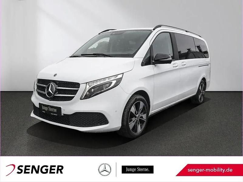 Weiß Gebraucht 2022 Mercedes V250 Avantgarde Van / Kleinbus | 55.750 € (Teuer) - Bild 1/1