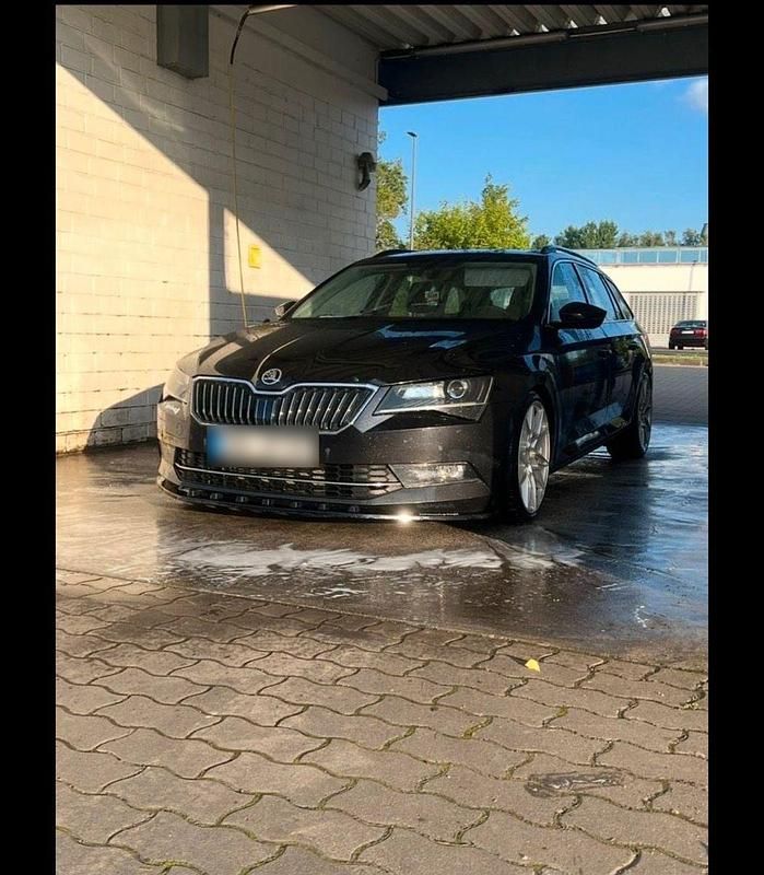 Gebraucht Skoda Superb 190 PS (139 kW) 2016 Schwarz Kombi
