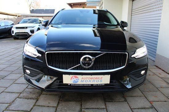 Gebraucht Volvo V60 Core 197 PS (144 kW) 2025 Onyxblack Kombi