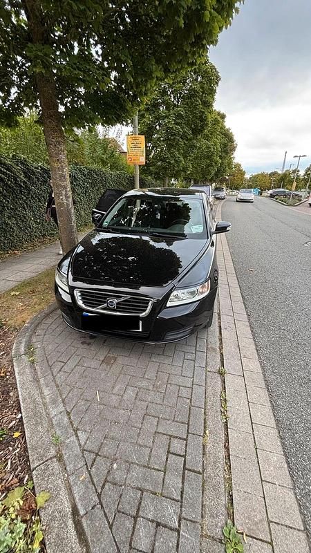Schwarz Gebraucht 2009 Volvo V50 Kombi | 3.000 € (Fairer Preis) - Bild 1/4